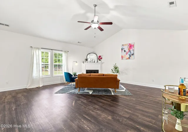 Photo 3 of Single family home for sale at 815 Tuscarora Trl, Jacksonville, NC 28546 | MLS# 100592852 | Listing updated on 2026-09-20