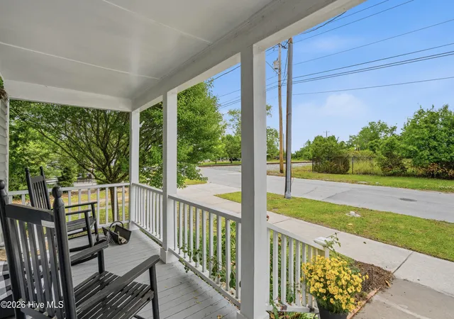 Photo 3 of Single family home for sale at 1015 N Craven St, New Bern, NC 28560 | MLS# 100563988 | Listing updated on 2026-09-03