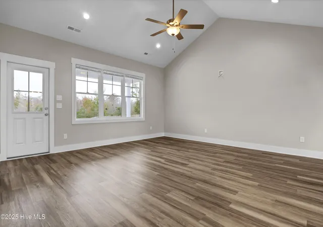 Photo 4 of Single family home for sale at 20 Peach Ct, Burgaw, NC 28425 | MLS# 100525118 | Listing updated on 2026-08-18