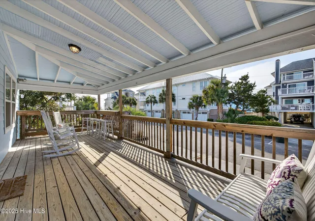 Photo 4 of Single family home for sale at 9 E Atlanta St, Wrightsville Beach, NC 28480 | MLS# 100594788 | Listing updated on 2026-08-28