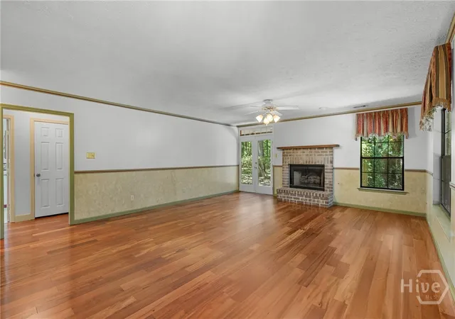 Photo 3 of Single family home for sale at 9 W Coquena Cir, Savannah, GA 31410 | MLS# SA350560 | Listing updated on 2026-09-18