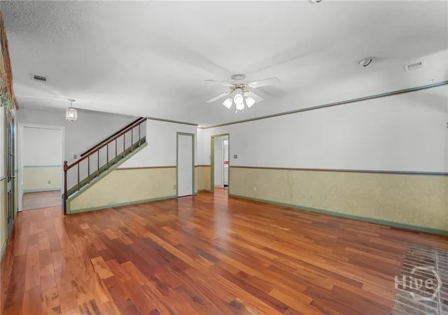 Photo 4 of Single family home for sale at 9 W Coquena Cir, Savannah, GA 31410 | MLS# SA350560 | Listing updated on 2026-09-18