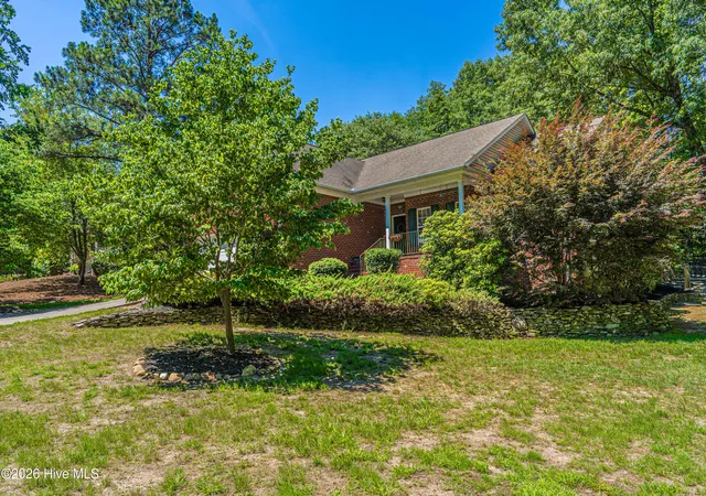 Photo 4 of Single family home for sale at 7 Shamrock Way, Pinehurst, NC 28374 | MLS# 100581468 | Listing updated on 2026-08-24