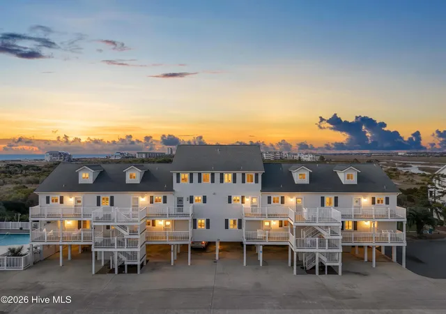 3rd image of 22 Beaufort St, Ocean Isle Beach, NC 28469