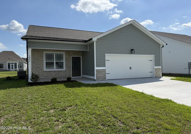 Homes for sale in Ayden, NC | 1024 Seven Iron Dr, Ayden, NC 28513 | MLS# 100516956