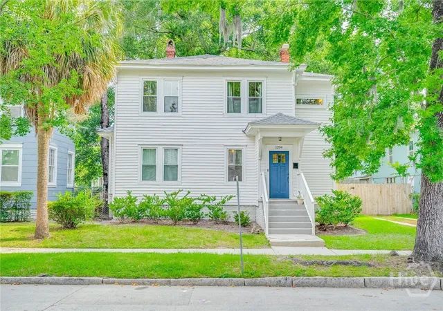 Homes for sale in Savannah, GA | 1204 E 33rd St, Savannah, GA 31404 | MLS# SA357043