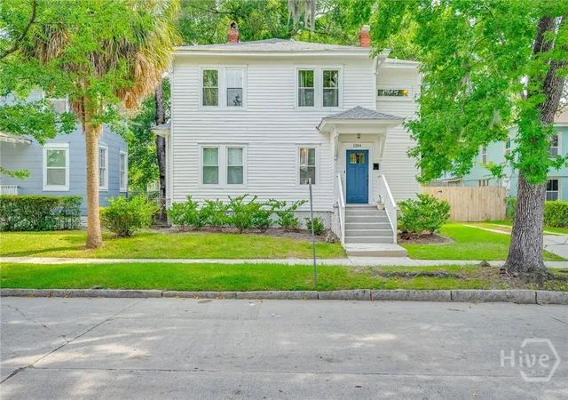 Homes for sale in Savannah, GA | 1204 E 33rd St, Savannah, GA 31404 | MLS# SA357043