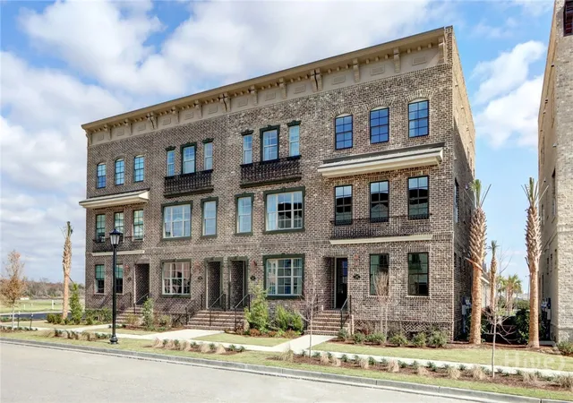Photo 2 of Townhouse for sale at 404 Upper E Ave, Savannah, GA 31401 | MLS# SA361347 | Listing updated on 2026-09-10