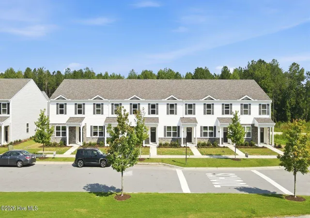 Photo 3 of Townhouse for sale at 2039 Clock Rd, New Bern, NC 28562 | MLS# 100581140 | Listing updated on 2026-09-14