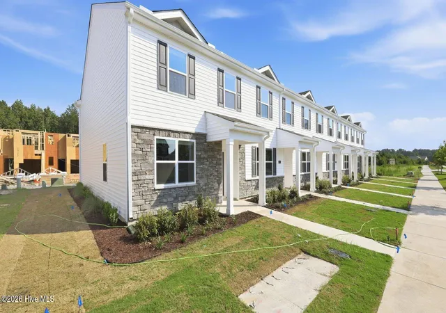 Photo 3 of Townhouse for sale at 2039 Clock Rd, New Bern, NC 28562 | MLS# 100581140 | Listing updated on 2026-09-14