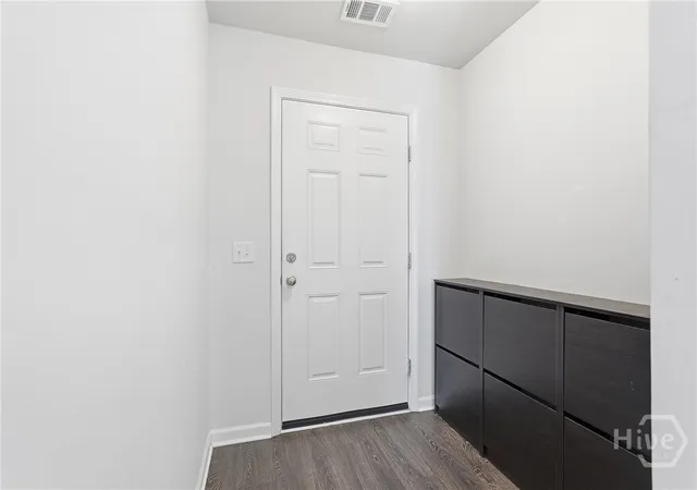 Photo 4 of Single family home for sale at 160 Vale Loop, Savannah, GA 31405 | MLS# SA359935 | Listing updated on 2026-08-25