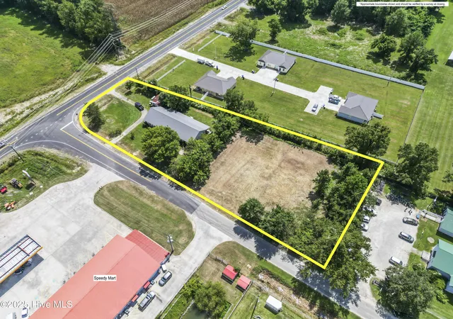 Homes for sale in Lake Waccamaw, NC | 103 Top Tobacco Rd, Lake Waccamaw, NC 28450 | MLS# 100528084