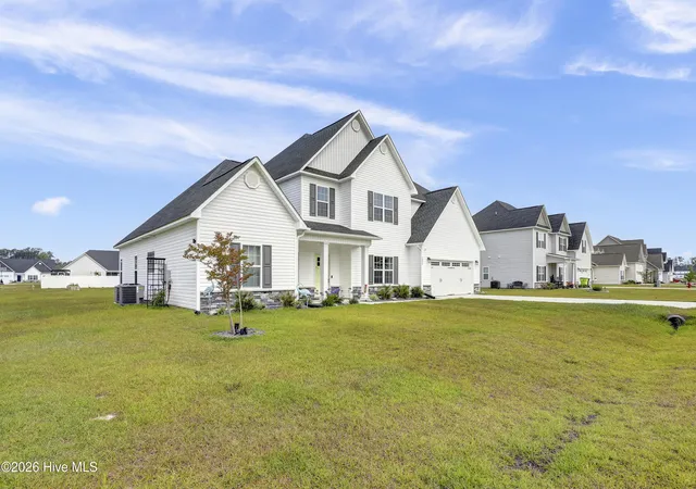 Photo 2 of Single family home for sale at 2022 Tarpon Trl, New Bern, NC 28562 | MLS# 100578592 | Listing updated on 2026-08-18