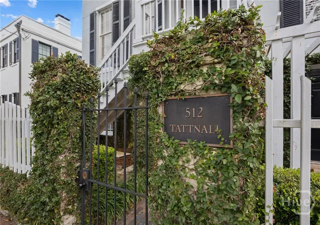 Homes for sale in Savannah, GA | 512 Tattnall St, Savannah, GA 31401 | MLS# SA350810