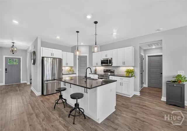 4th image of 14 Sweet Grass Ln, Richmond Hill, GA 31324 | MLS# SA360324