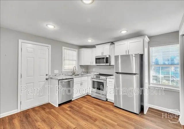 Listing Photo 4 - Condo for sale in building located at 1024 W 39th St, Savannah, GA 31415