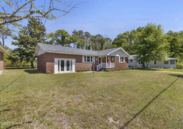 2nd image of 624 Jabbertown Rd, Southport, NC 28461 | MLS# 100570665