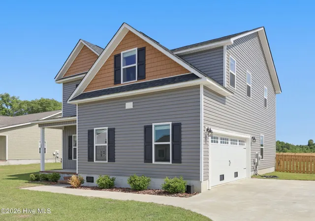 Photo 3 of Single family home for sale at 120 Cypress Manor Ct, Jacksonville, NC 28540 | MLS# 100571994 | Listing updated on 2026-08-28