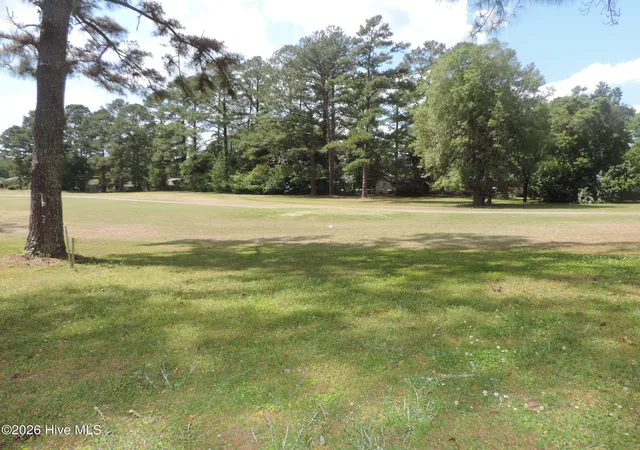 Photo 17 of Single family home for sale at 209 Shoreline Dr, New Bern, NC 28562 | MLS# 100561803 | Listing updated on 2026-10-02