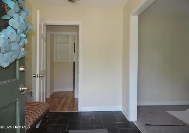 Photo 2 of Single family home for sale at 209 Shoreline Dr, New Bern, NC 28562 | MLS# 100561803 | Listing updated on 2026-08-18