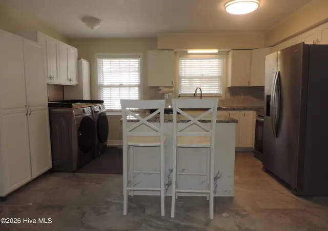 Photo 3 of Single family home for sale at 209 Shoreline Dr, New Bern, NC 28562 | MLS# 100561803 | Listing updated on 2026-08-18