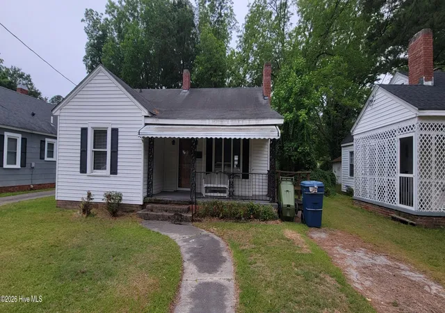 Homes for sale in Washington, NC | 329 E 11th St, Washington, NC 27889 | MLS# 100582339