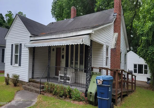 Homes for sale in Washington, NC | 329 E 11th St, Washington, NC 27889 | MLS# 100582339