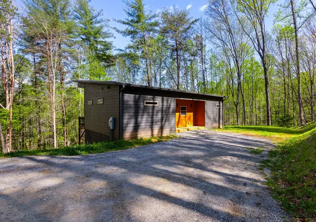 Photo 2 of Single family home for sale at 73 Oak Branch Dr, Murphy, NC 28906 | MLS# 98544339 | Listing updated on 2026-08-18
