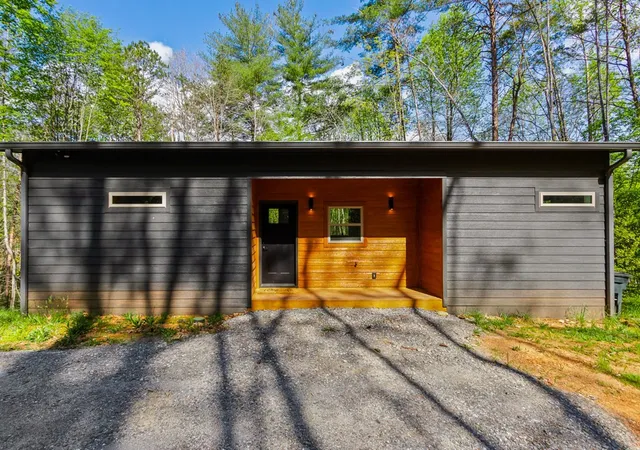 Photo 3 of Single family home for sale at 73 Oak Branch Dr, Murphy, NC 28906 | MLS# 98544339 | Listing updated on 2026-08-18