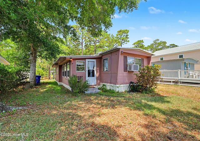 Homes for sale in Oak Island, NC | 131 Ne 75Th St, Oak Island, NC 28465 | MLS# 100584272