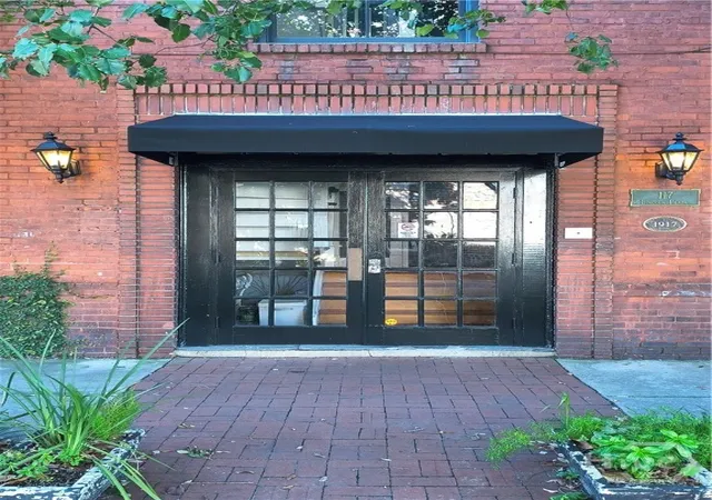Homes for sale in Savannah, GA | 117 Lincoln St #5A, Savannah, GA 31401 | MLS# SA334603