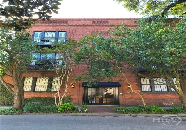 Homes for sale in Savannah, GA | 117 Lincoln St, Savannah, GA 31401