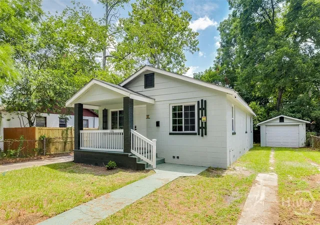 Photo 2 of Single family home for sale at 1006 Lynah St, Savannah, GA 31415 | MLS# SA361955 | Listing updated on 2026-08-31