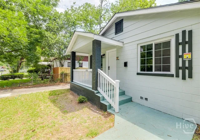 Photo 3 of Single family home for sale at 1006 Lynah St, Savannah, GA 31415 | MLS# SA361955 | Listing updated on 2026-08-31