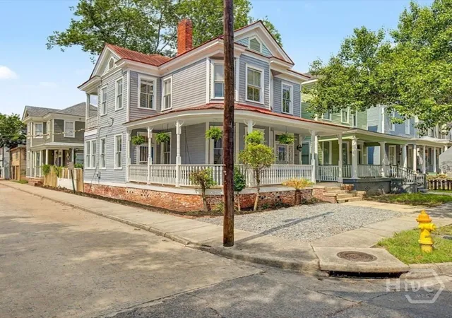 Photo 2 of Single family home for sale at 301 W 34th Street, Savannah, GA 31401 | MLS# SA359672 | Listing updated on 2026-09-10