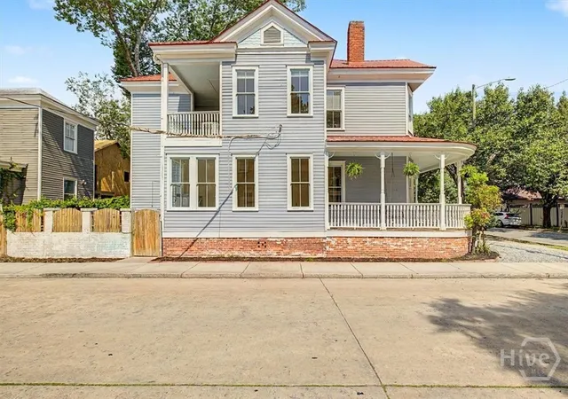 Photo 2 of Single family home for sale at 301 W 34th Street, Savannah, GA 31401 | MLS# SA359672 | Listing updated on 2026-09-10