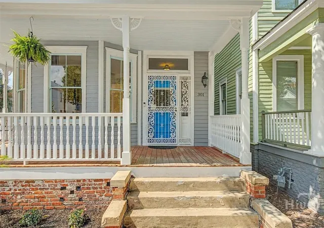 Photo 4 of Single family home for sale at 301 W 34th Street, Savannah, GA 31401 | MLS# SA359672 | Listing updated on 2026-09-10