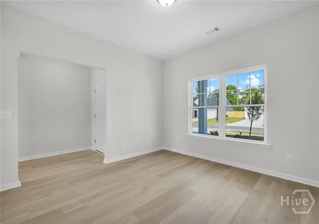 Photo 3 of Single family home for sale at 124 Chilburn Cir, Savannah, GA 31302 | MLS# SA363536 | Listing updated on 2026-08-28