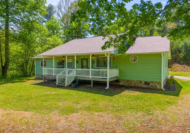 Photo 3 of Single family home for sale at 1364 Atoah Rd, Robbinsville, NC 28771 | MLS# 98544417 | Listing updated on 2026-08-18