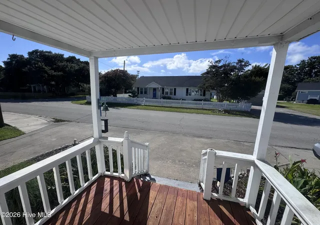 Photo 2 of Single family home for sale at 109 Carteret Ave, Beaufort, NC 28516 | MLS# 100594620 | Listing updated on 2026-08-18