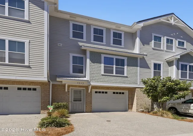 Photo 3 of Townhouse for sale at 3649 Watch Hl Way, Wilmington, NC 28409 | MLS# 100564371 | Listing updated on 2026-09-12