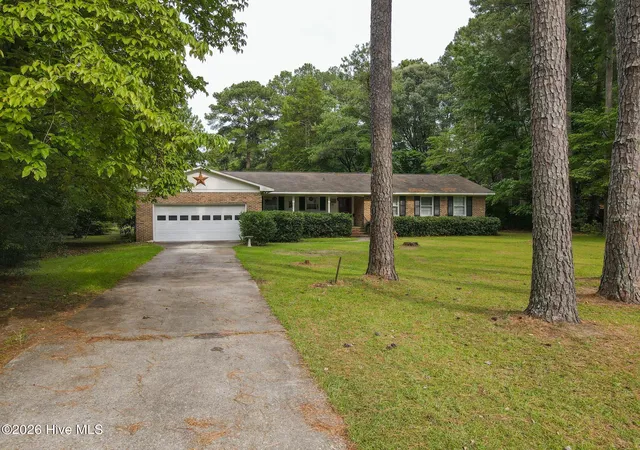 Photo 4 of Single family home for sale at 22581 Hoyl Cir, Maxton, NC 28364 | MLS# 100594849 | Listing updated on 2026-08-18