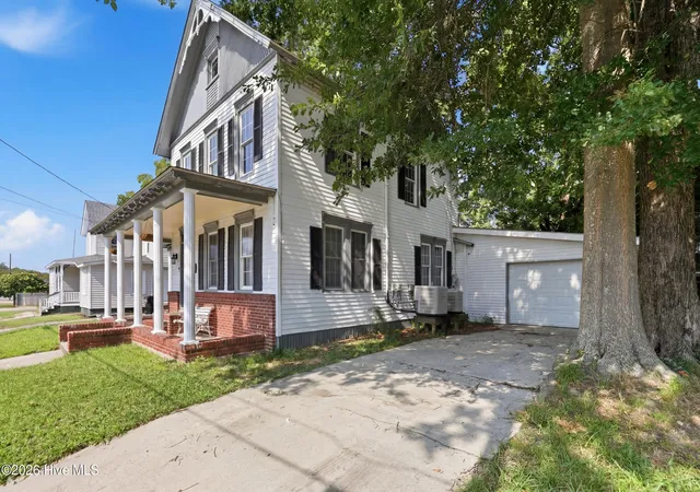 Photo 3 of Single family home for sale at 210 N Dyer St, Elizabeth City, NC 27909 | MLS# 100586403 | Listing updated on 2026-09-08