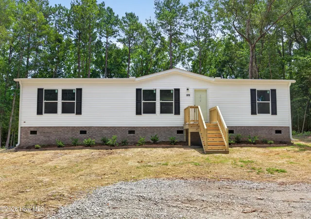 Photo 2 of Manufactured home for sale at 372 Mallard Roost Dr, Burgaw, NC 28425 | MLS# 100593158 | Listing updated on 2026-09-18