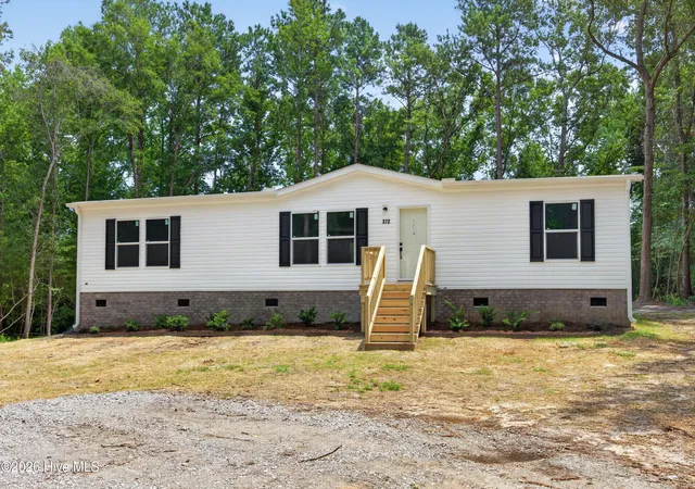 Photo 3 of Manufactured home for sale at 372 Mallard Roost Dr, Burgaw, NC 28425 | MLS# 100593158 | Listing updated on 2026-09-18