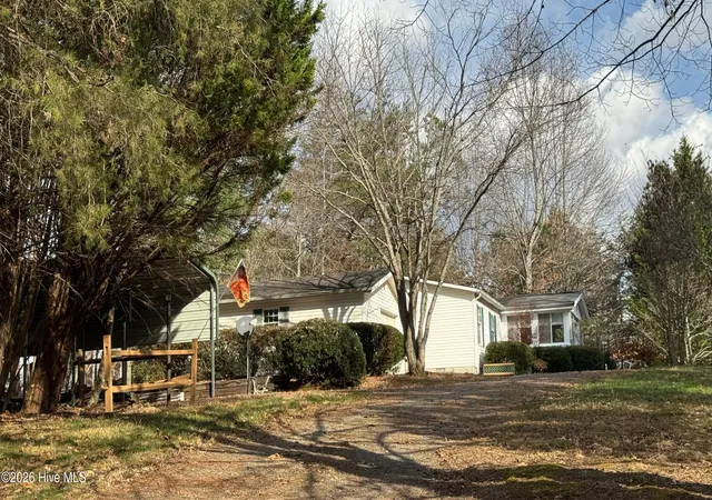 Photo 2 of Single family home for sale at 34 Towhee Ln, Murphy, NC 28906 | MLS# 100570122 | Listing updated on 2026-08-18