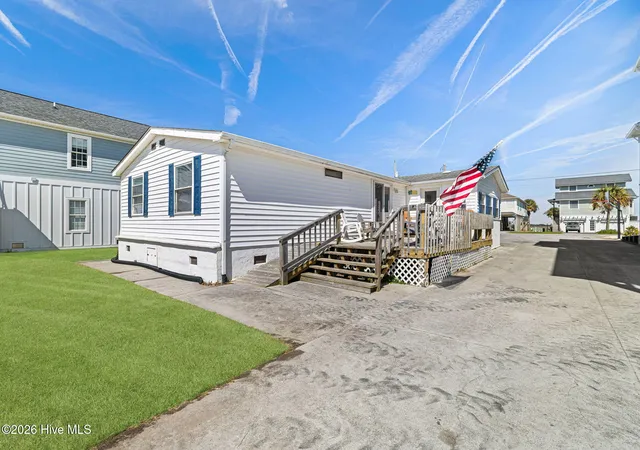 Photo 4 of Manufactured home for sale at 9105 W 9th Street, Surf City, NC 28445 | MLS# 100561406 | Listing updated on 2026-09-21