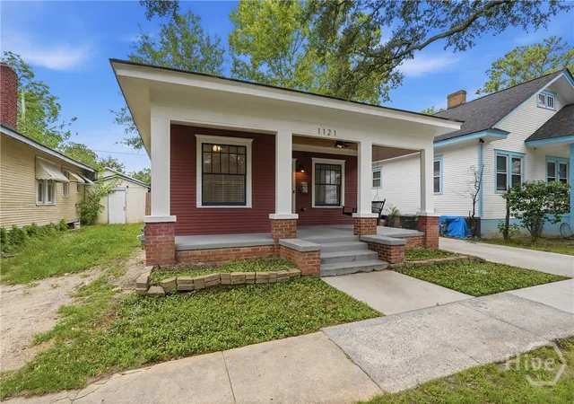Photo 2 of Single family home for sale at 1121 SE 36th Street, Savannah, GA 31404 | MLS# SA358319 | Listing updated on 2026-09-12