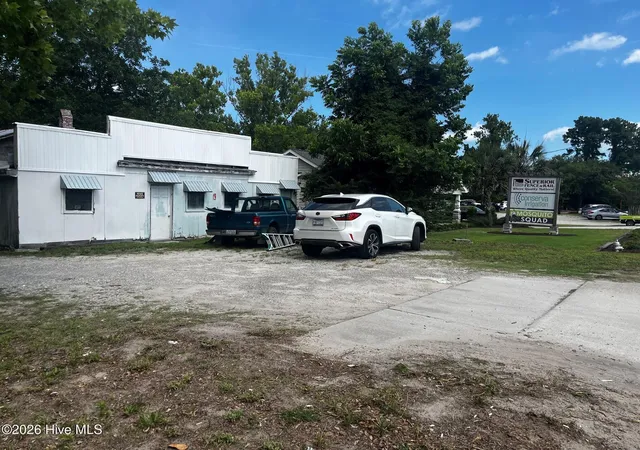 Photo 2 of Single family home for sale at 3521 Carolina Beach Rd, Wilmington, NC 28412 | MLS# 100585471 | Listing updated on 2026-08-27