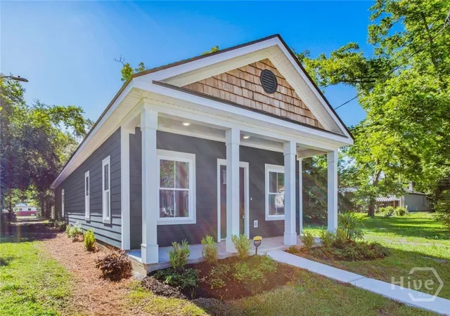 Photo 1 of Single family home for sale at 1410 Le Grand St, Savannah, GA 31401 | MLS# SA356495 | Listing updated on 2026-07-22